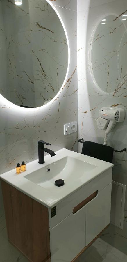 Vip Room 2+2 كونين المظهر الخارجي الصورة